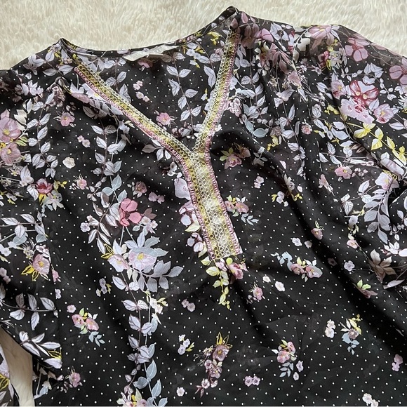 Valerie Stevens Polka Dot Floral Printed Bell Sleeve Blouse - Picture 5 of 11